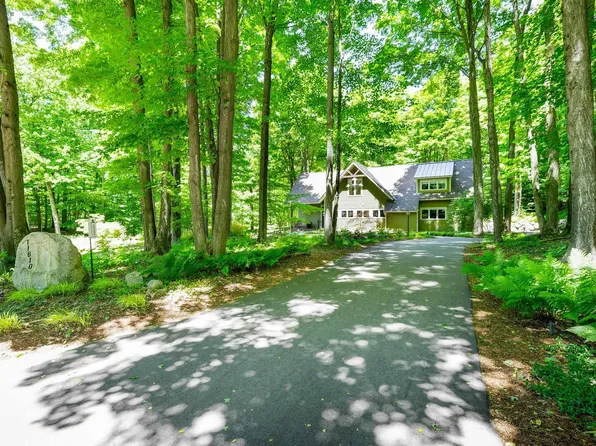 11610 Mountain Woods Dr, Thompsonville, MI 49683
