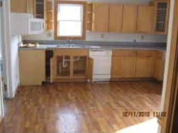 2nd image of 556 Turner St