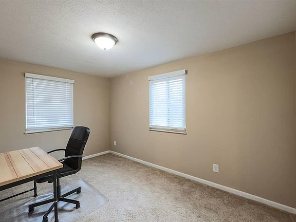 4th image of 7597 Weatherly Ct #272