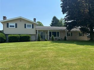 3005 Chaucer Dr NE, Canton, OH