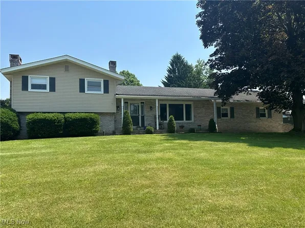 3005 Chaucer Dr NE, Canton, OH 44721