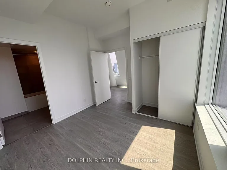 8 Wellesley St W #5809 — Photo 15
