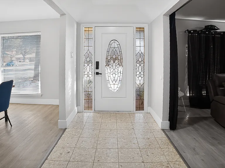6425 Heidelburg Ct — Photo 4