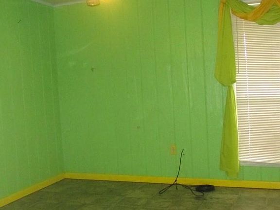 5th image of 13437 Margaret St