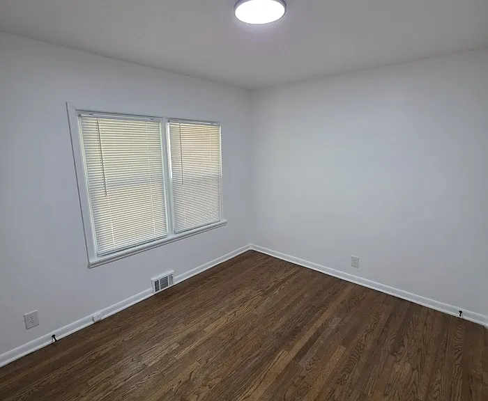 9615 Holmes Rd — Photo 14