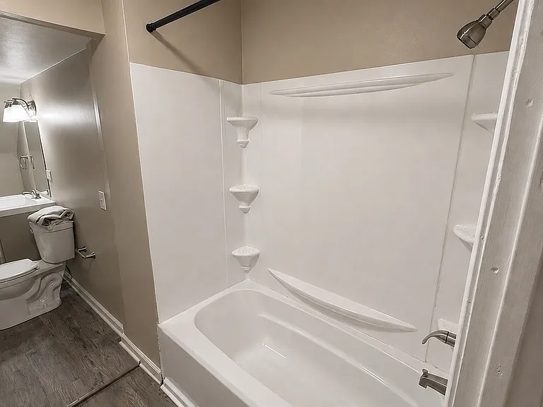1120 Putnam St #1 — Photo 12