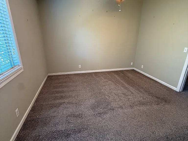 1952 Hacienda Dr — Photo 6