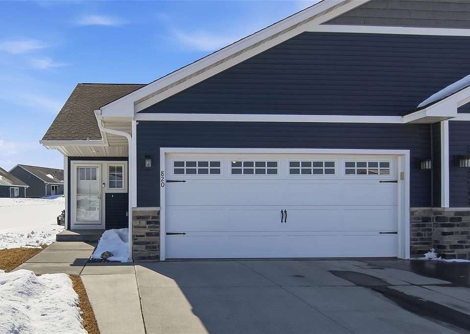 1st image of 820 Willow Court