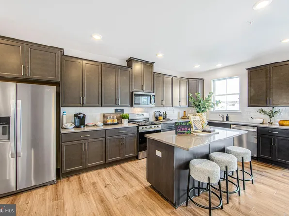 2 Anderson Dr, Bridgeport, PA 19405