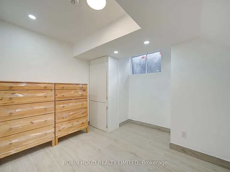 124 Robert St — Photo 22