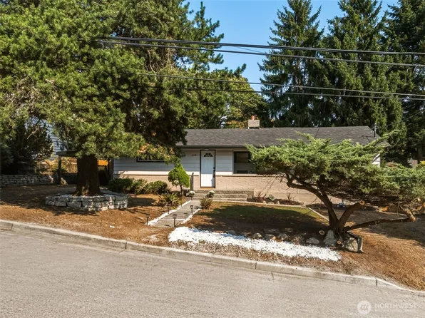 2538 NE 107th Street, Seattle, WA 98125