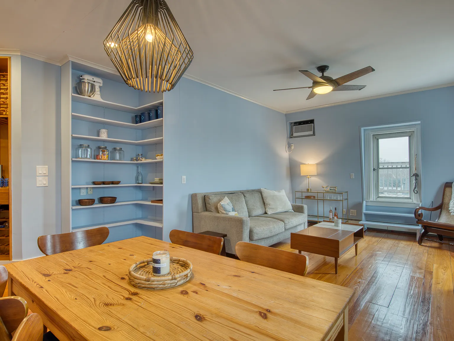 Westhampton Beach Penthouse Condo Summer Rental — Photo 4