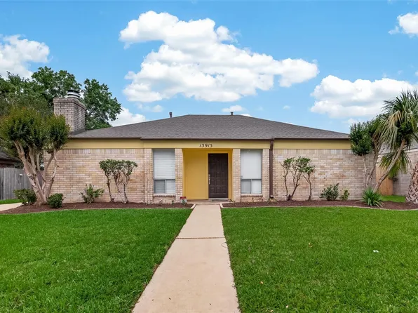 15915 Dunmoor Dr, Houston, TX 77059