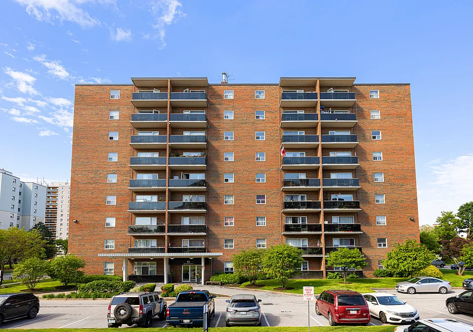 95 Paisley Blvd W #707