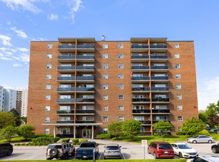 95 Paisley Blvd W #707, Mississauga, ON L5B 1E7