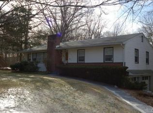 15 Bullet Hill Rd, Danbury, CT 06811