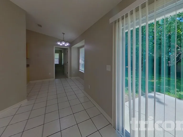 11509 Twin Oaks Trl — Photo 6