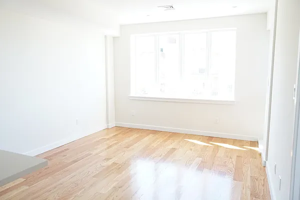 Rented by HighRiseNY | media 9