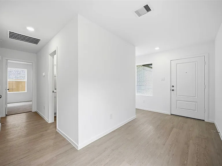 16842 Spotted Oak Dr — Photo 6