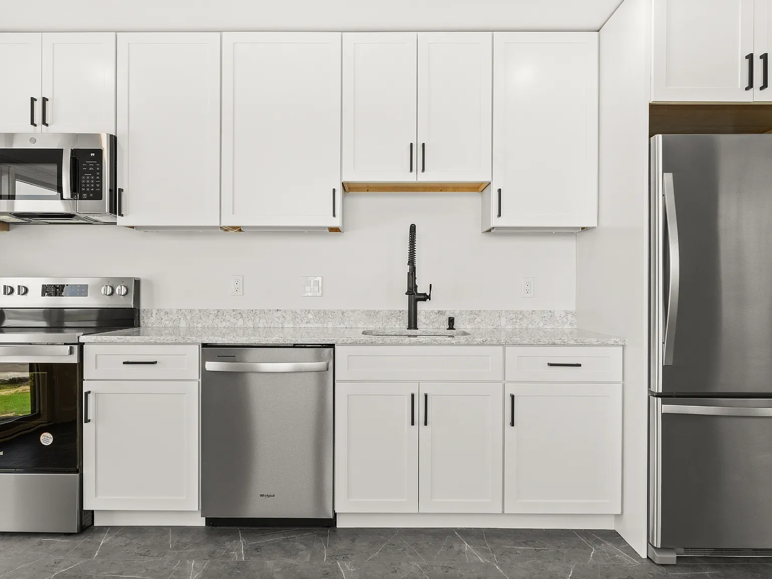 3 bed, 1550 sqft, $4,600 — Photo 3