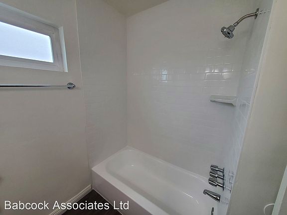 5th image of 4846 W 116th St APT D