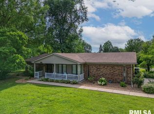 102 Westernaire Dr, Marion, IL 62959