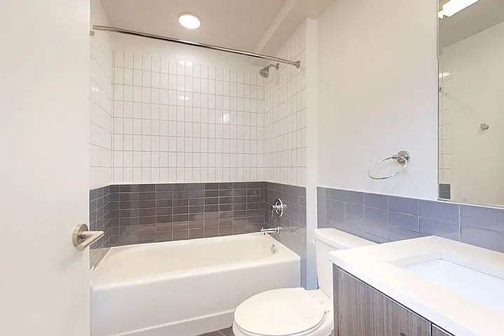 5474-5480 S. Hyde Park Boulevard — Photo 88