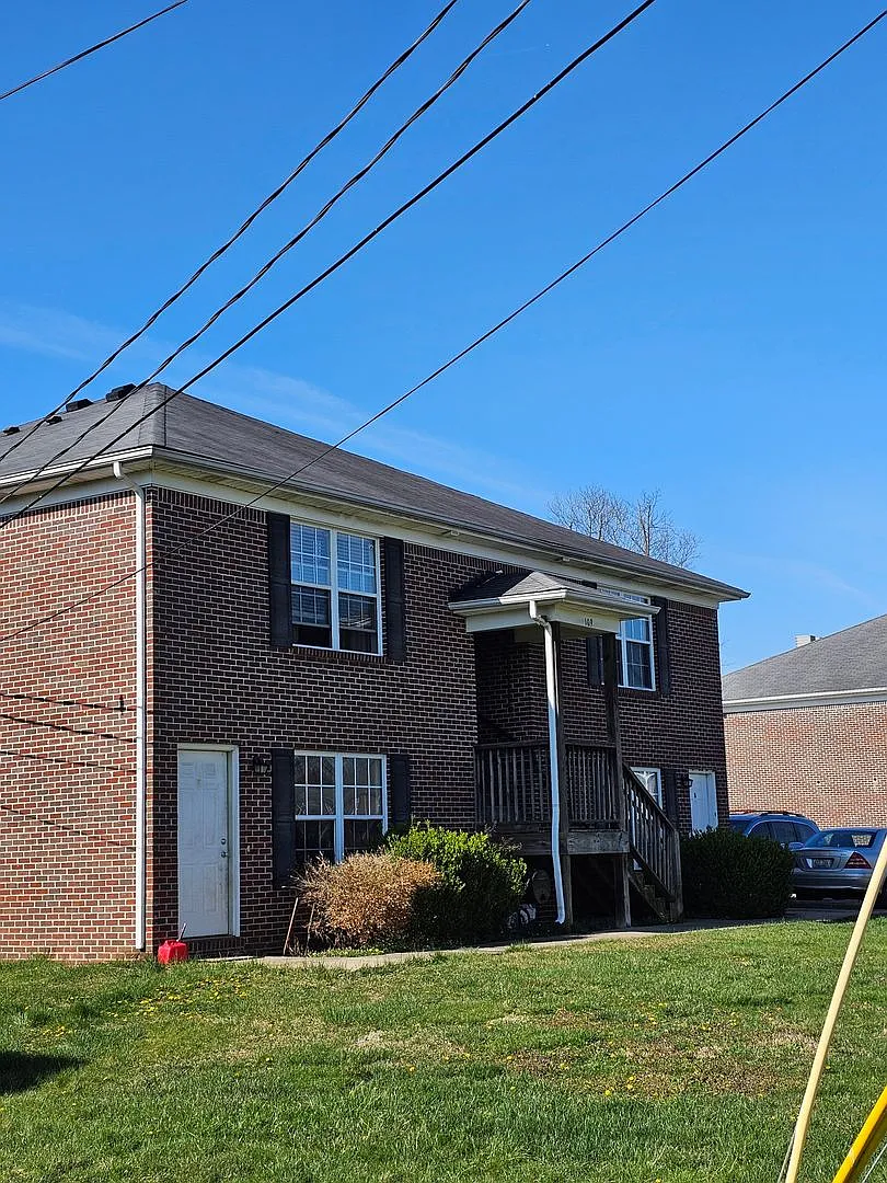 109 Kenilworth Ct. — Photo 1
