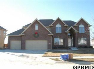 822 S 181st St, Omaha, NE 68135