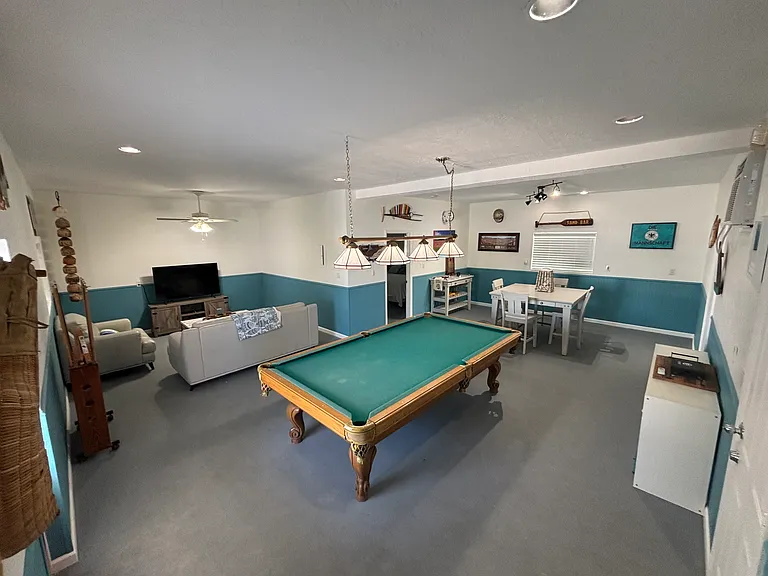 584 W Shore Dr — Photo 14