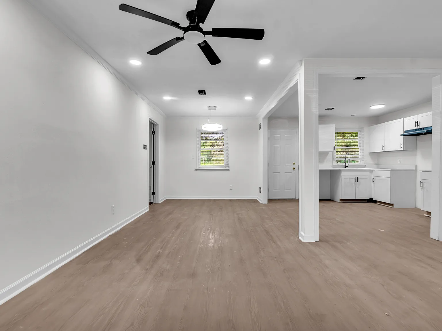 4 bed, 1403 sqft, $1,595 — Photo 2