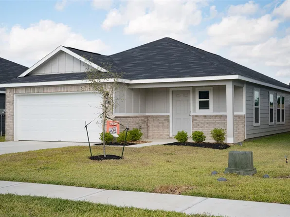 507 Oak Chase Ave, Dayton, TX 77535
