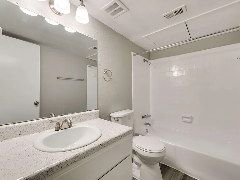 4030 Valley View Ln — Photo 20
