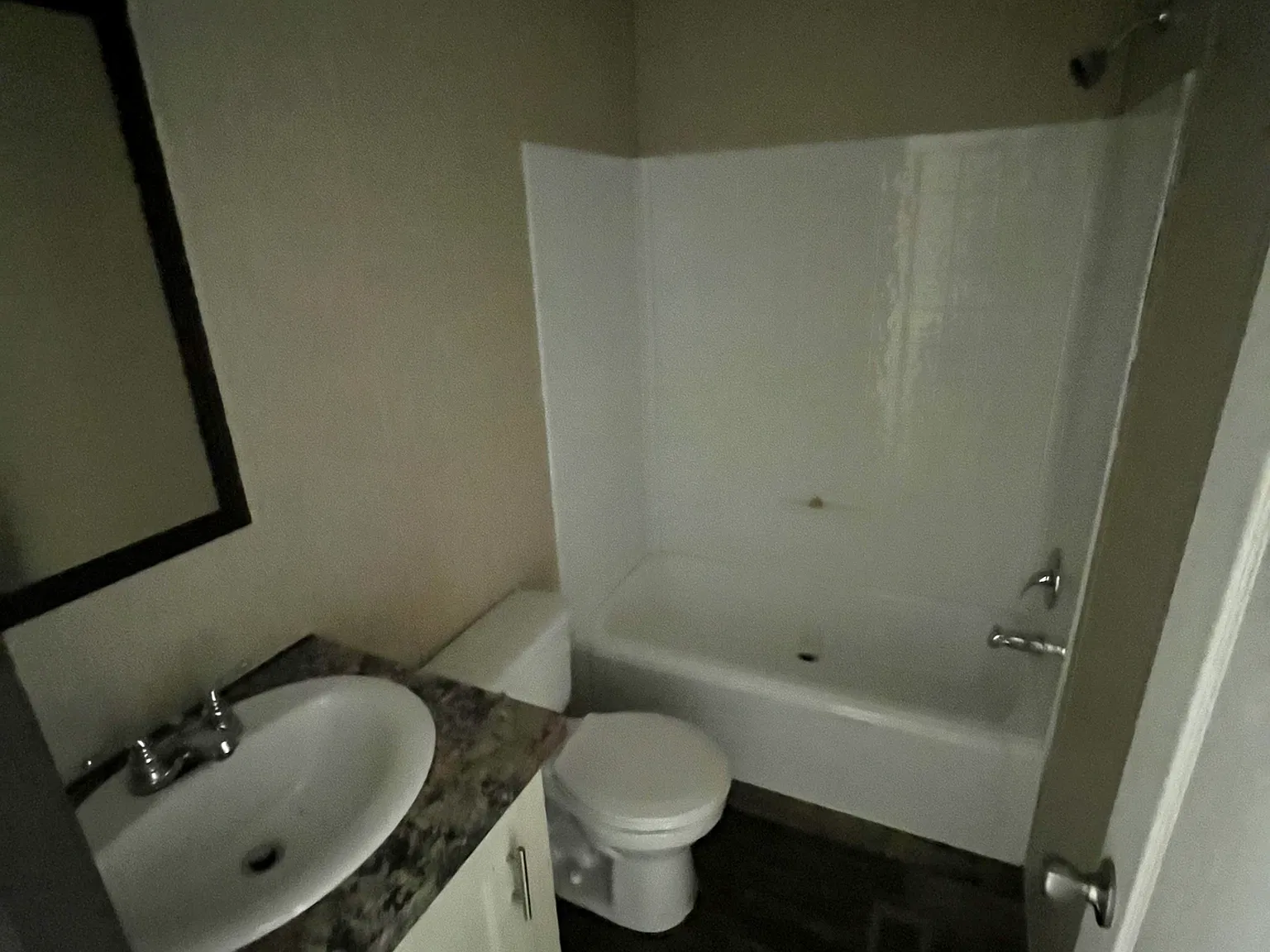2 bed, $1,100 — Photo 3