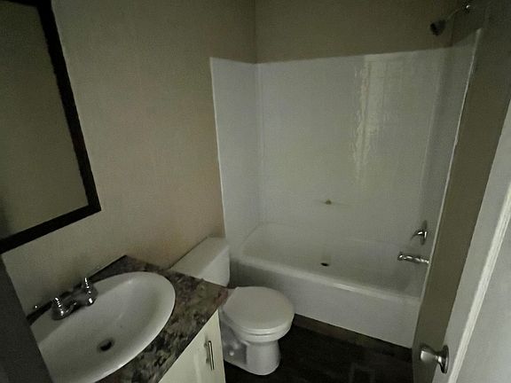 3rd image of 618 Elmus Paul Rd