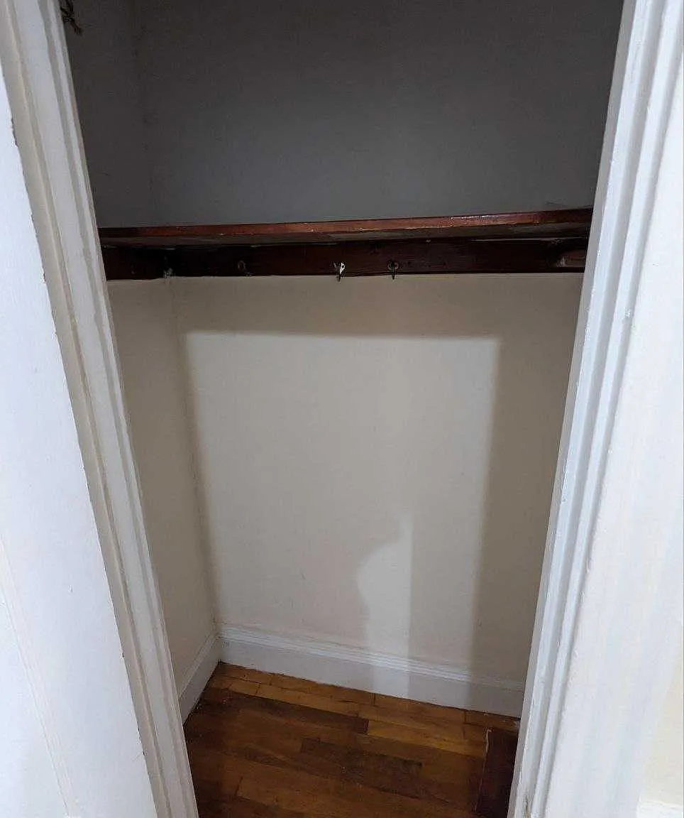 Studio, $2,000 — Photo 4