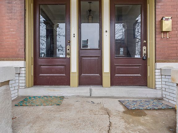 2nd image of 3300 Magnolia Ave