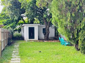 520 NW 45th St, Miami, FL