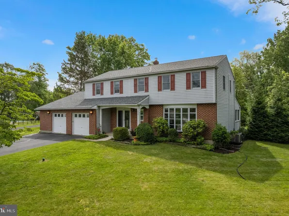 1926 Burgundy Way, Hatfield, PA 19440