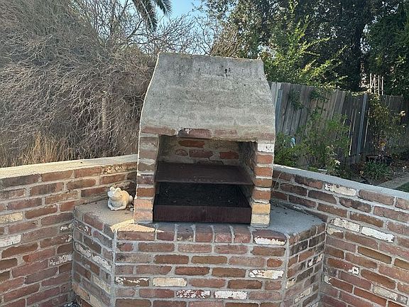 3rd image of 140 W Terrace Dr