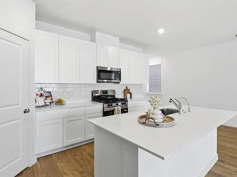 3538 Adelie Ln — Photo 7
