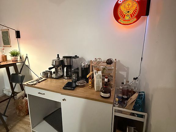 4th image of 1716 Tyler St NE #2