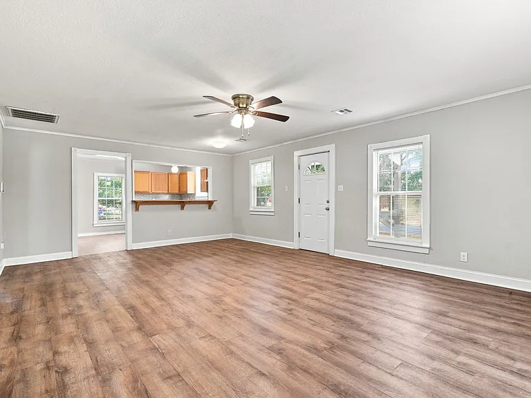 707 N Gertrude Ave — Photo 5
