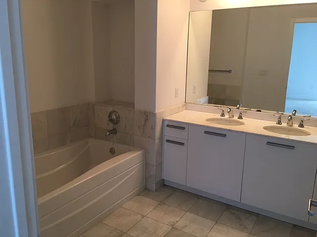 1060 Brickell Ave #1901 — Photo 5