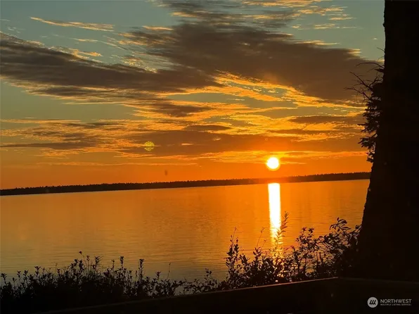 175 Bay Center Road, South Bend, WA 98586