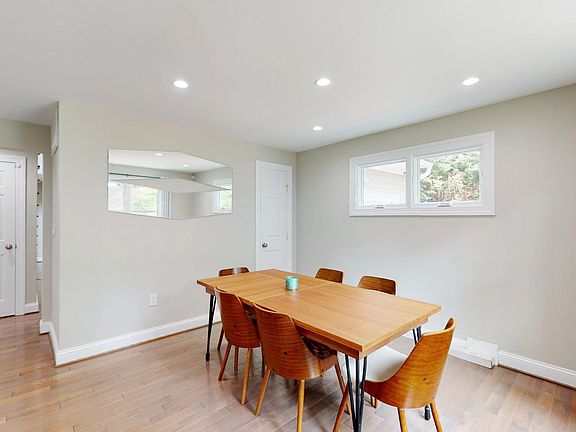 5th image of 3005 Oak Dr