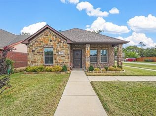 806 E Aimee St, Forney, TX 75126