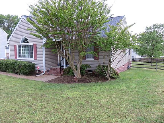 3rd image of 7967 Baneberry Dr