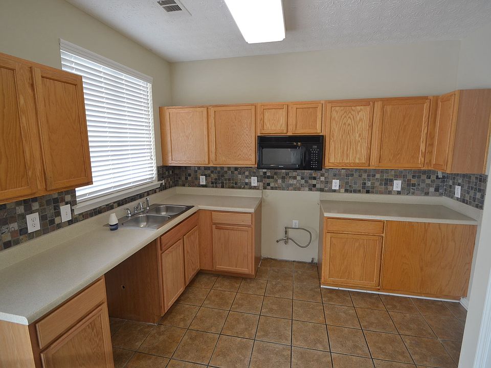 2nd image of 135 Swanee Ln