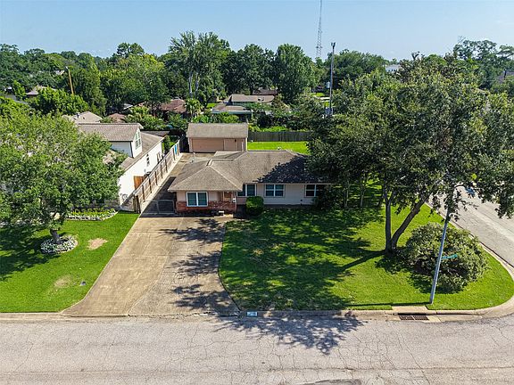 3rd image of 9602 Long Branch Ln